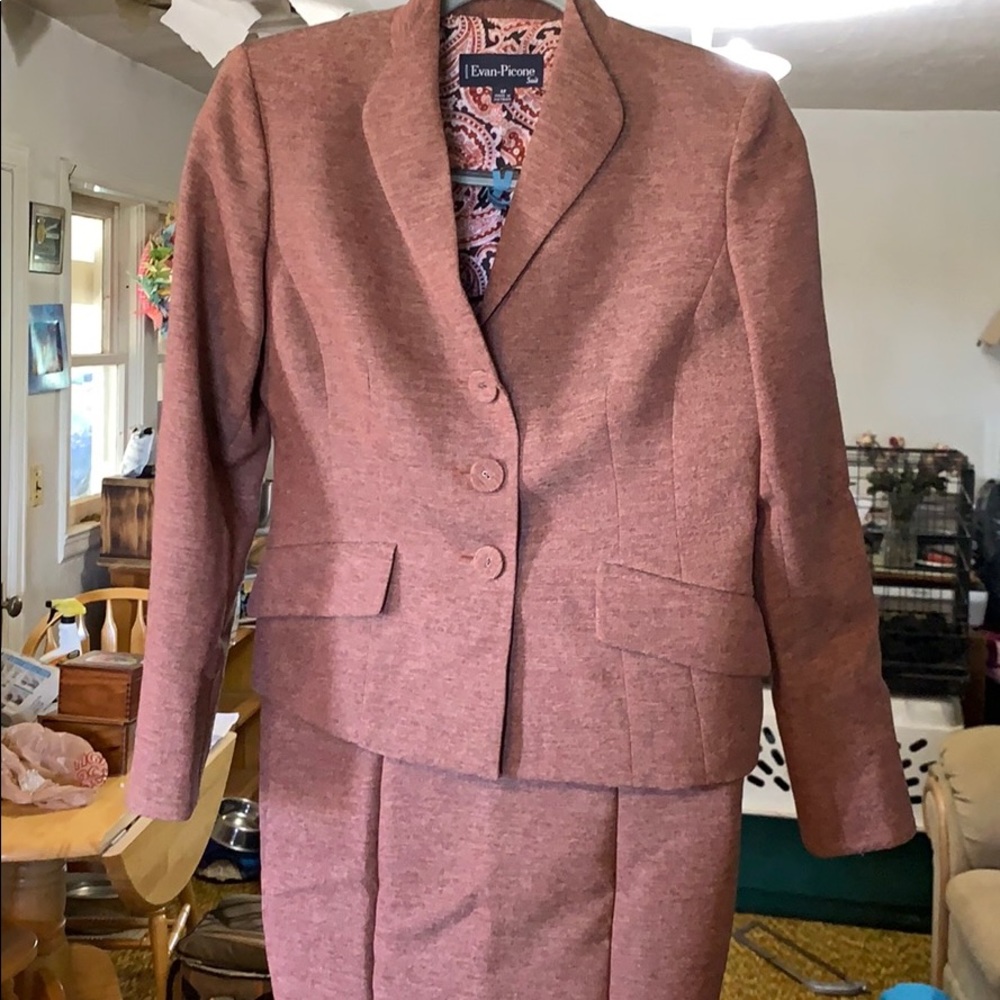 Dress suit